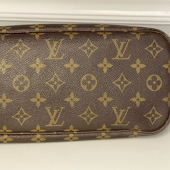 Louis Vuitton Monogram Neverfull PM and Dust Bag - Picture 10 of 16